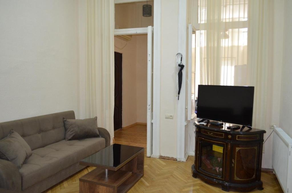 Тбилиси: Sweet Home Agmashenebeli