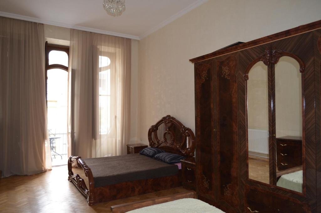 Тбилиси: Sweet Home Agmashenebeli