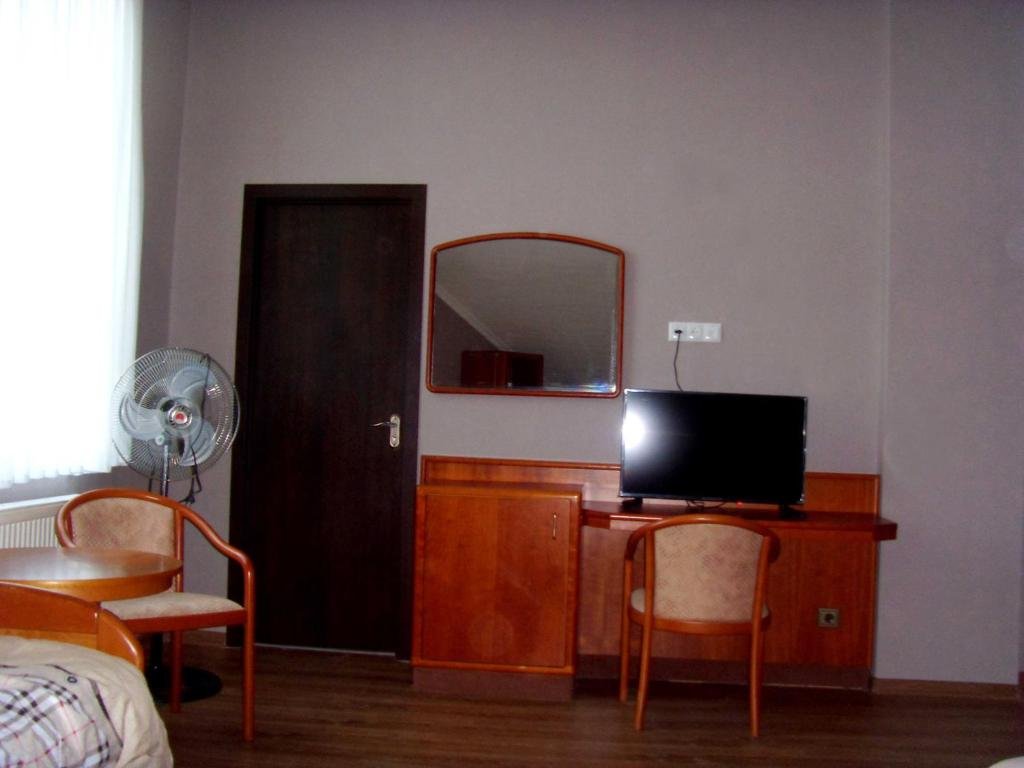 Тбилиси: Hotel NADIKVARI