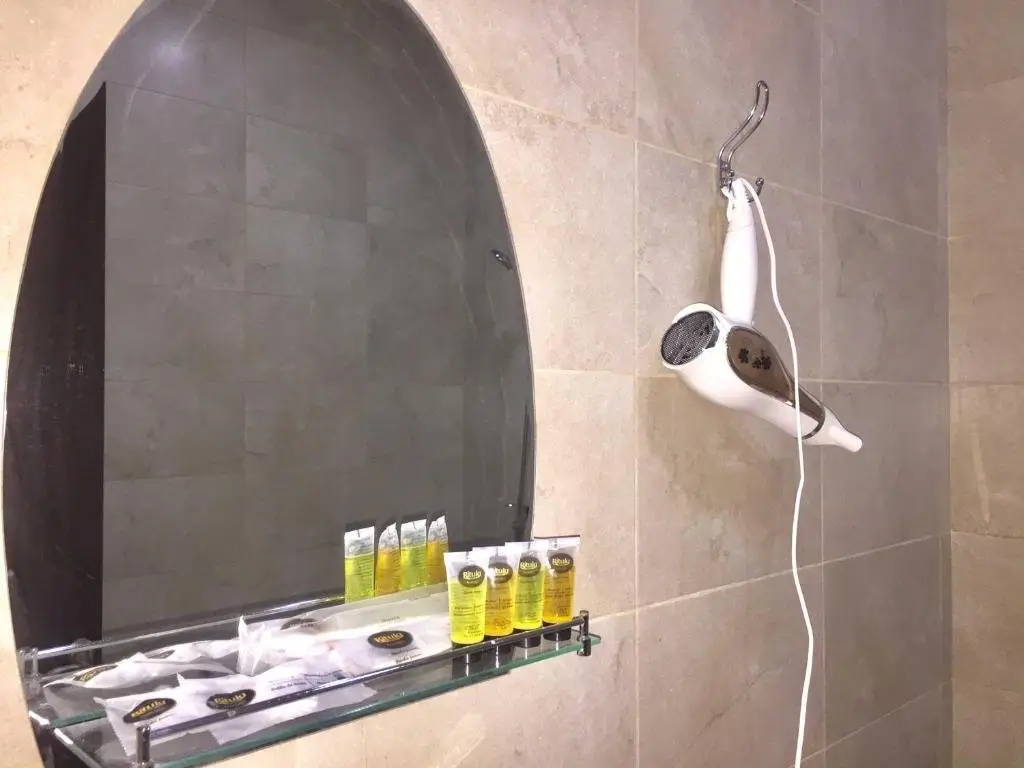 Тбилиси: Hotel NADIKVARI