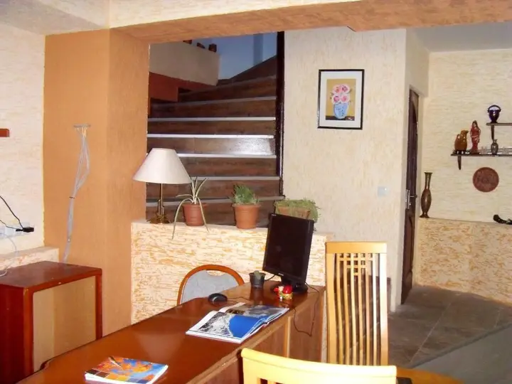 Тбилиси: Hotel NADIKVARI