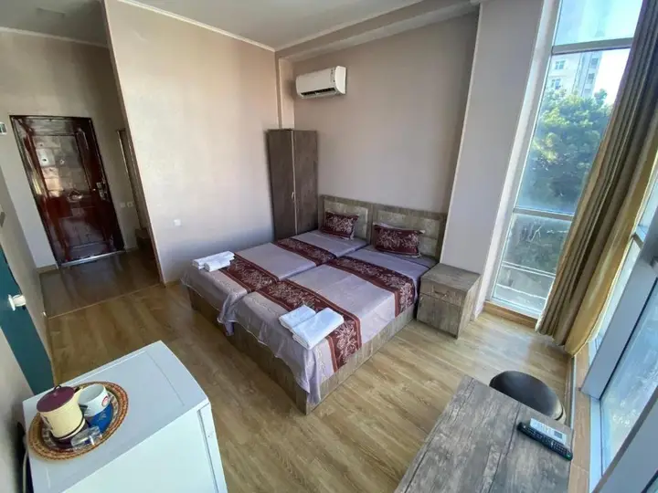 Тбилиси: Hotel G & J