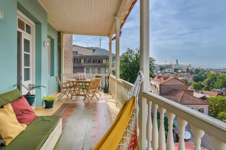 Тбилиси: New apartment with amazing views in Old Tbilisi