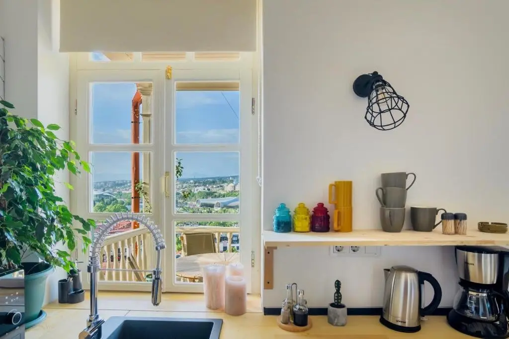 Тбилиси: New apartment with amazing views in Old Tbilisi