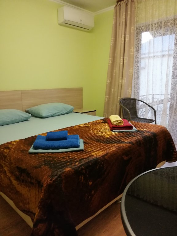 Витязево: Delfiniya Guest House