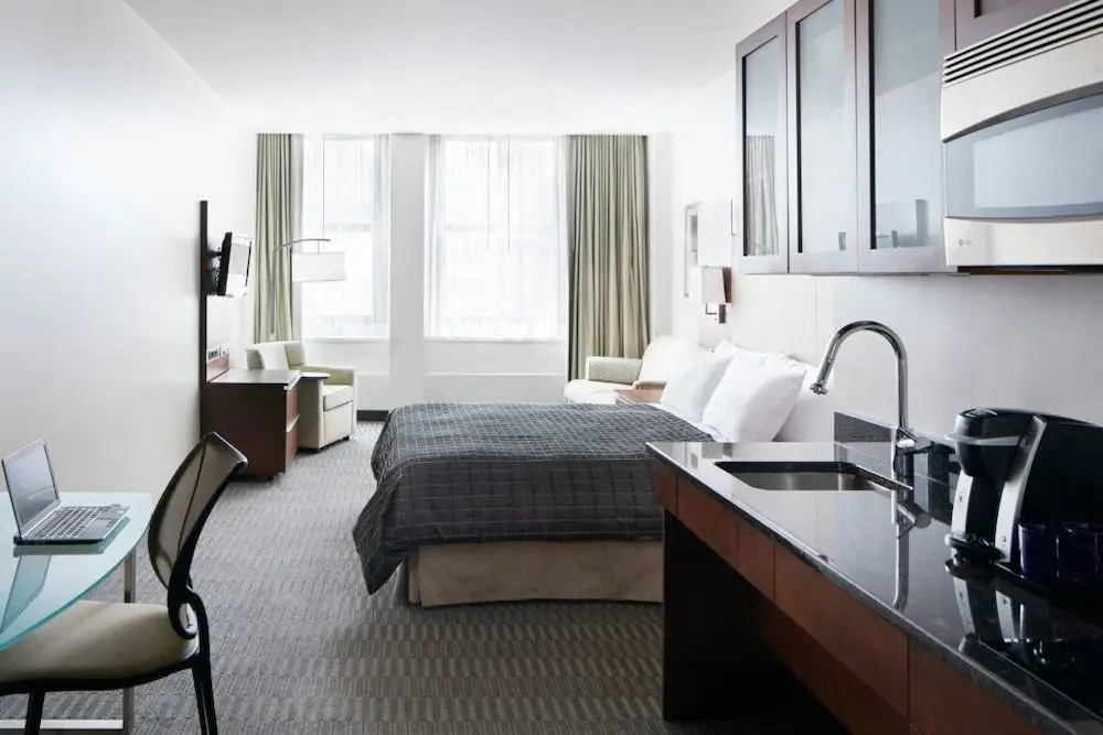 Дубай: Green House Hotel Suites & Apartment