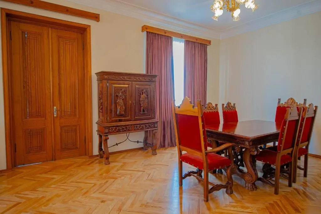 Телави: Guest House "Old House"