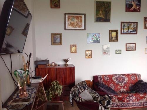 Телави: L House