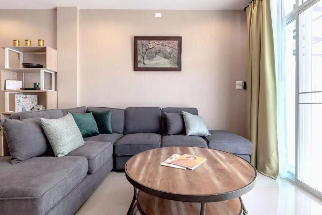 Чиангмай: Modern Townhome at the Saturday Market and Old City