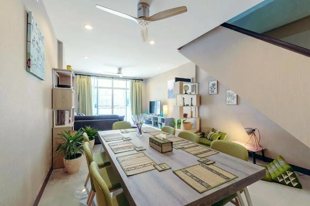 Чиангмай: Modern Townhome at the Saturday Market and Old City
