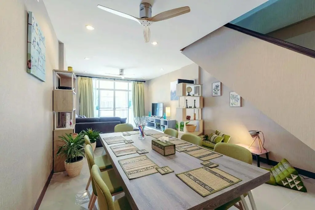 Чиангмай: Modern Townhome at the Saturday Market and Old City