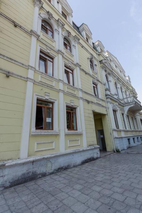 Батуми: Apartment near Piazza few minutes to the beach