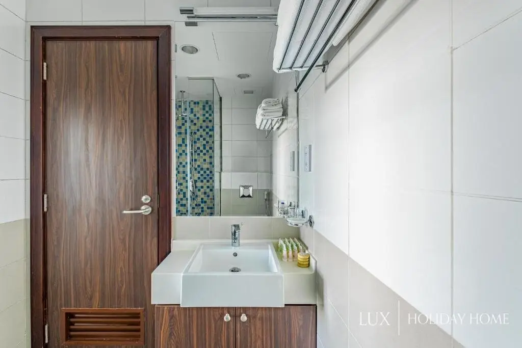 Дубай: LUX - Opulent Island Suite Burj Khalifa View 1
