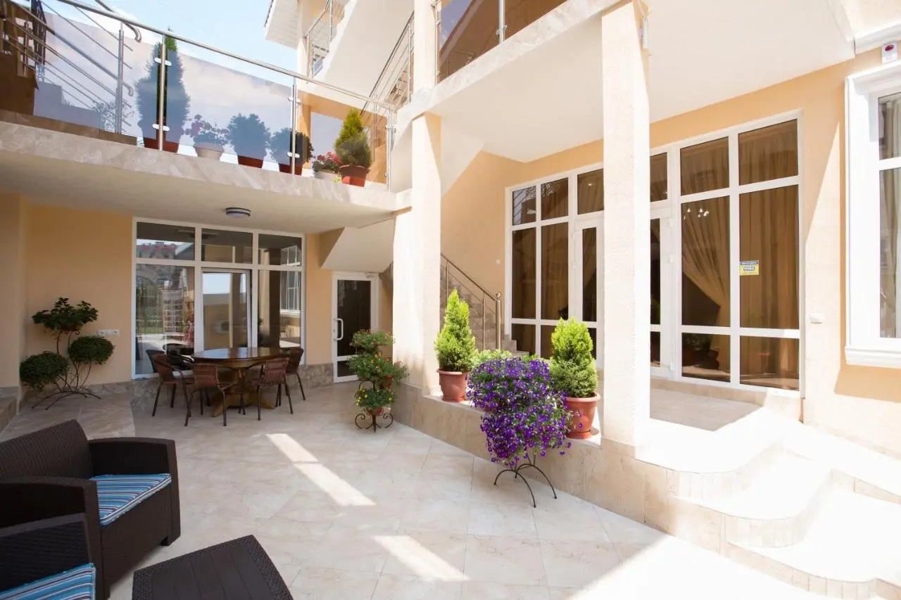Адлер: Guest house Valentina