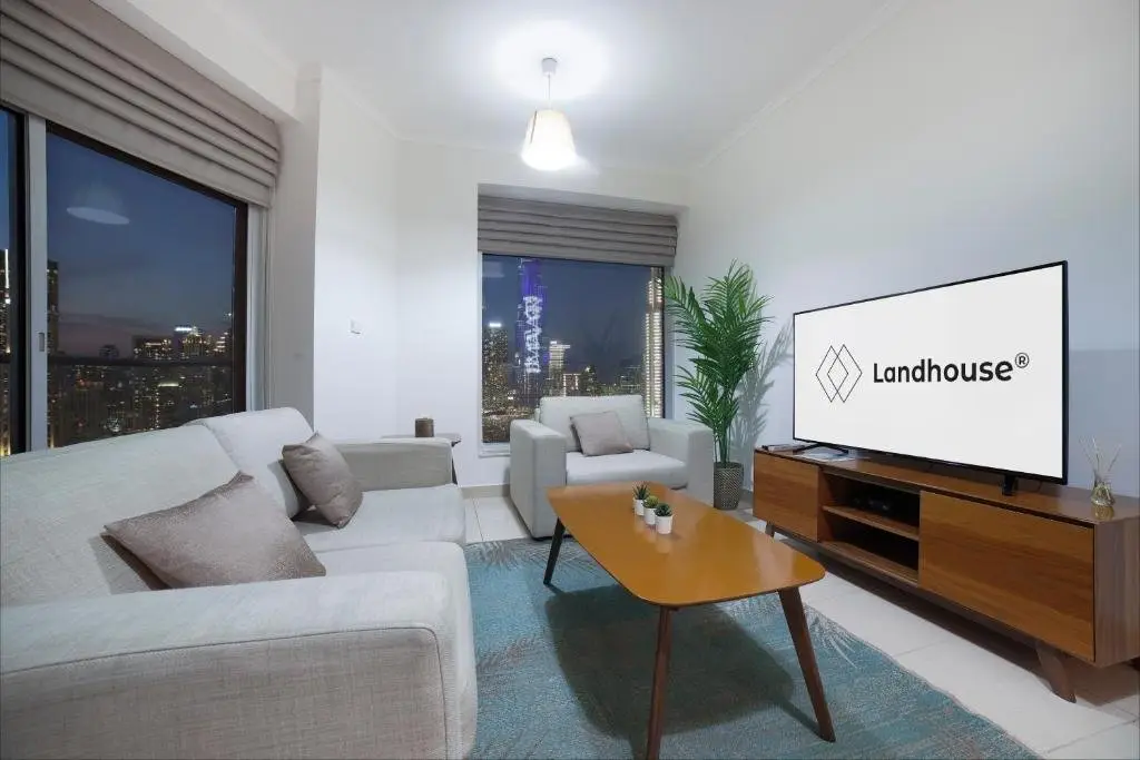 Дубай: Panoramic Burj Khalifa View 2 Bedroom Apartment, Burj Views Tower