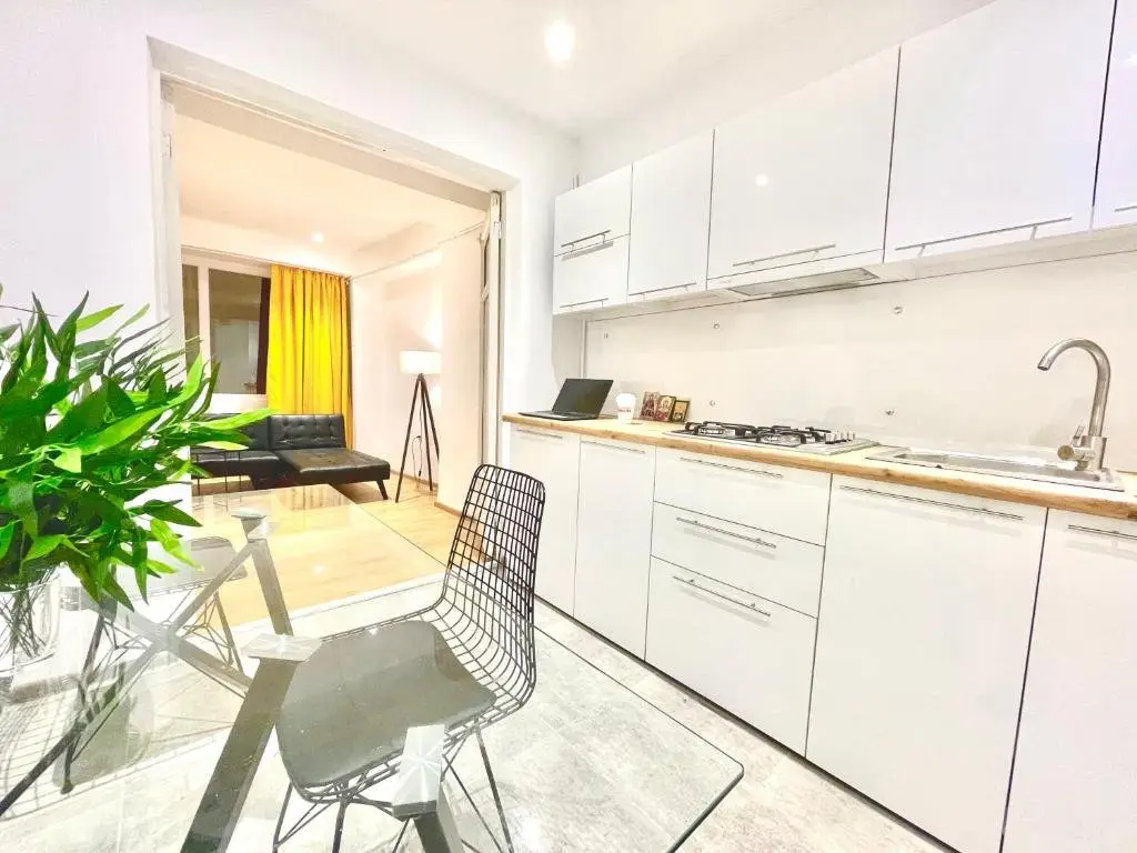 Батуми: 2 Bedroom Apartment on Chavchavadze Ave