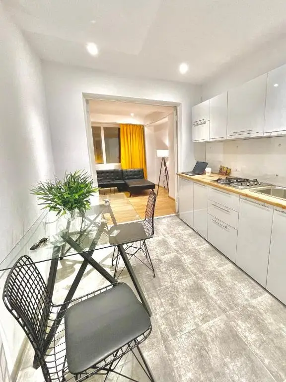 Батуми: 2 Bedroom Apartment on Chavchavadze Ave