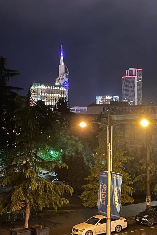 Батуми: 2 Bedroom Apartment on Chavchavadze Ave