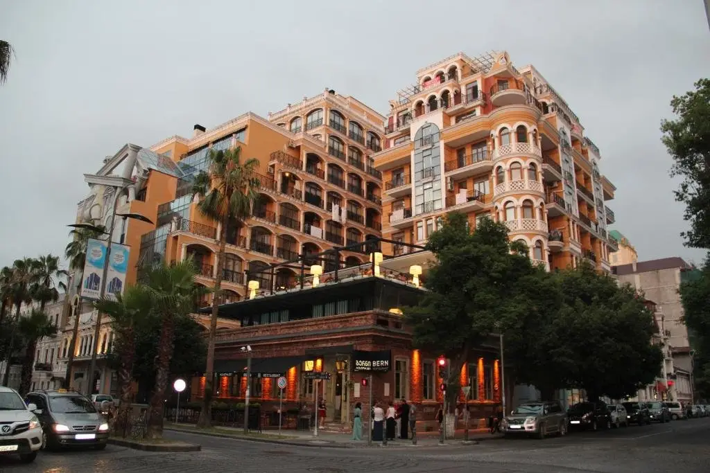 Батуми: Apartment Face House Batumi