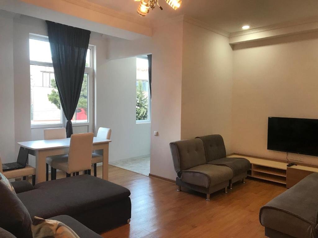 Тбилиси: Apartments in Kazbegi Ave