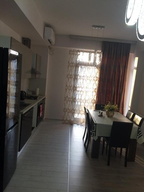 Тбилиси: 25 Alexander Kazbegi Avenue