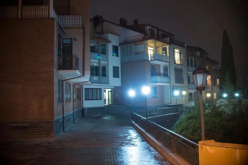 Тбилиси: Iras Apartment in Old Tbilisi
