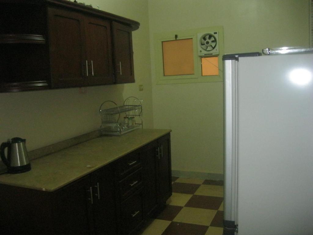 Гиза: Three-Bedroom Apartment at Nazlet El Semman