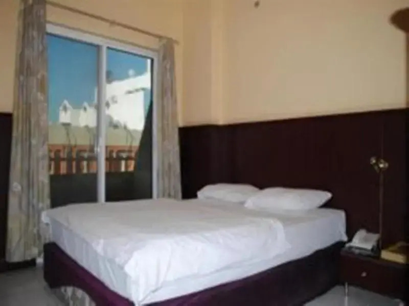 Дубай: Sapphire Grand Hotel