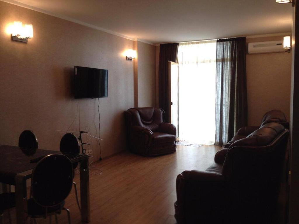 Махинджаури: Orbi Plaza Apartment 4