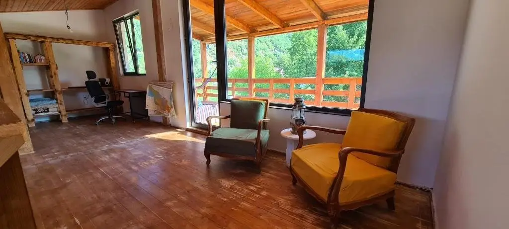 Они: Racha Cornfield House (and mountain views!)