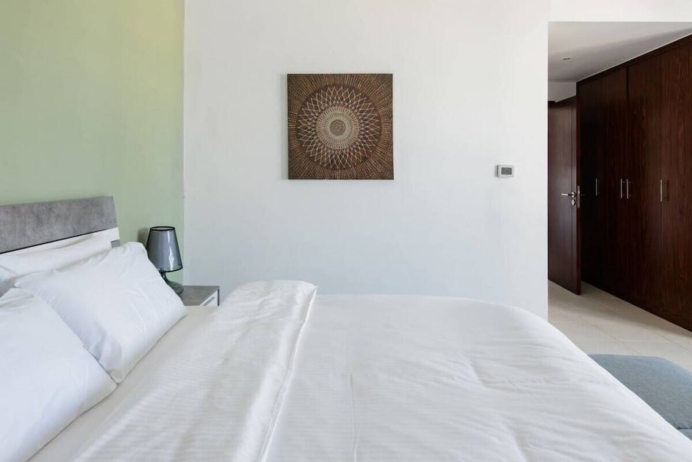 Home Opposite the Burj with Epic Views From Every Room — фото 1