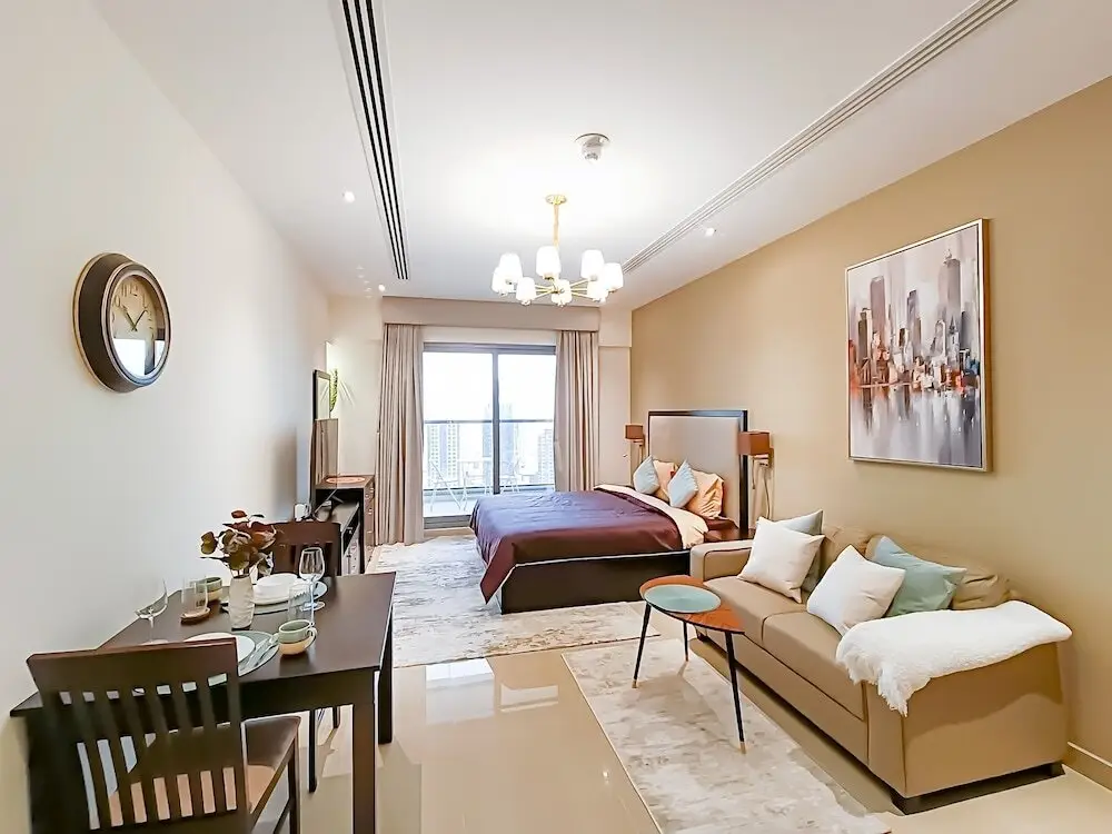 SuperHost - Elegant Studio With Balcony Overlooking The Canal — фото 1