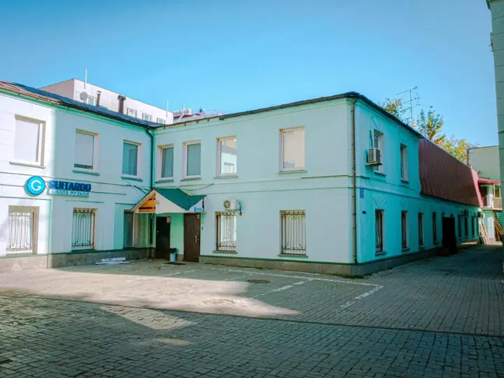 Москва: Автор Чистые пруды