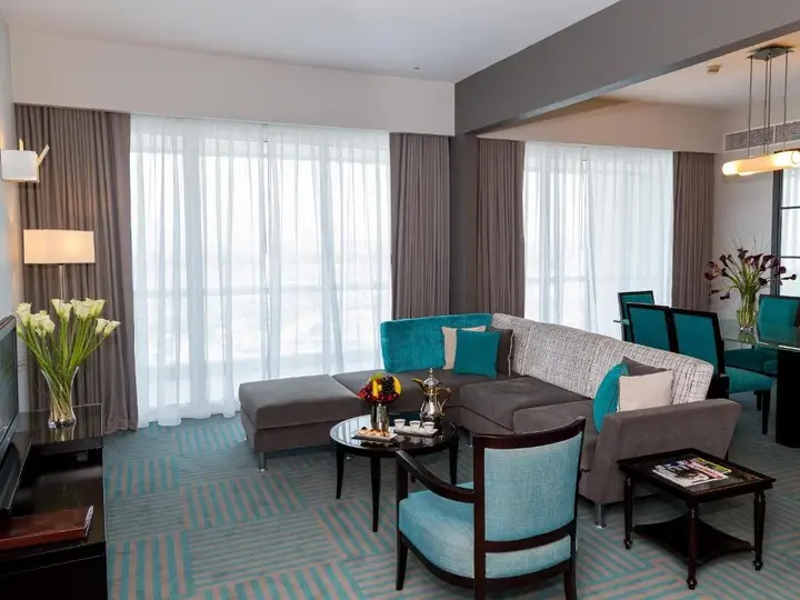 Дубай: Two Bedroom Apartment Near Baniyas Road By Luxury Bookings