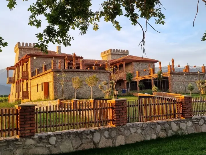 Шилда: Отель Chateau Davitiani