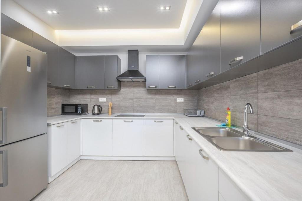 Ереван: ARMT-Stylish apt. on Aram street with city view