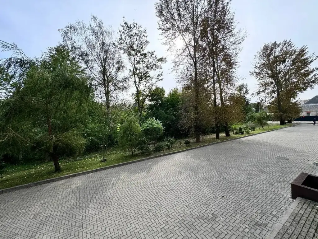 Зеленоградск: Апартаменты 39квартир с детской кроваткой