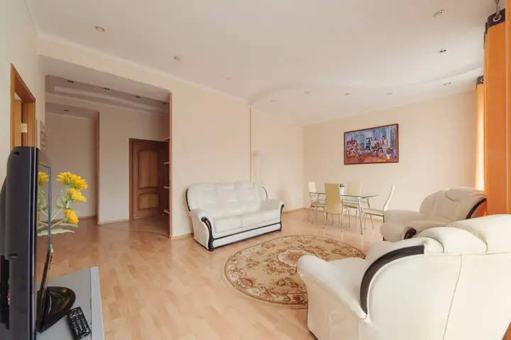 Минск: Апартаменты HomeApart на Карла Маркса 25