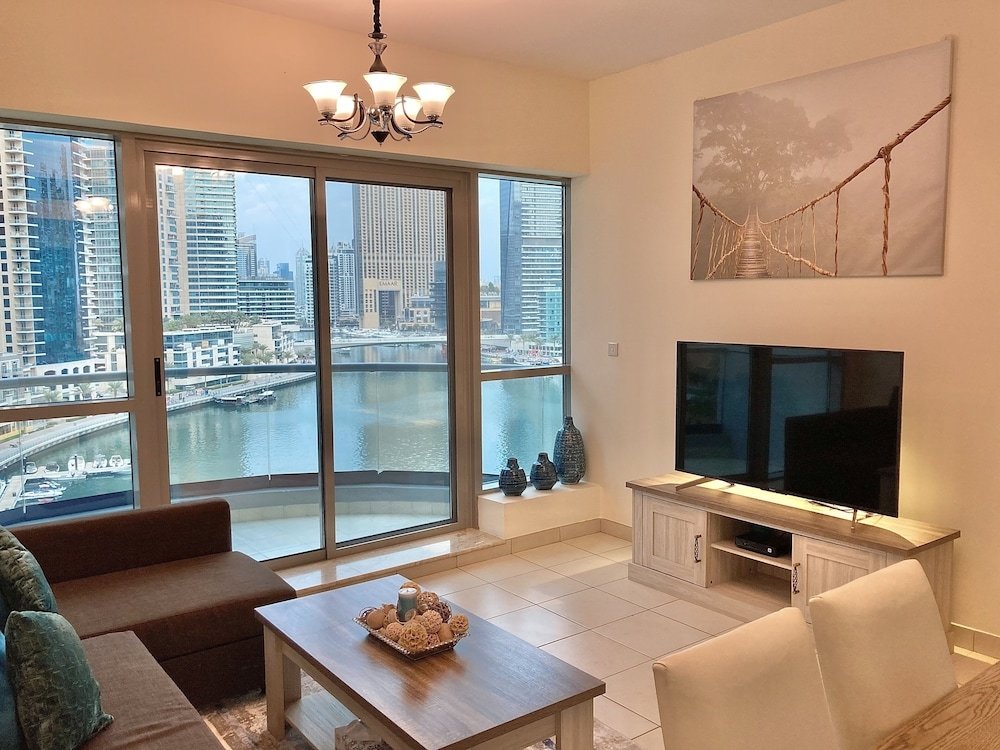 Дубай: SuperHost - Marina Gem, Fancy Apartment with Waterfront Views