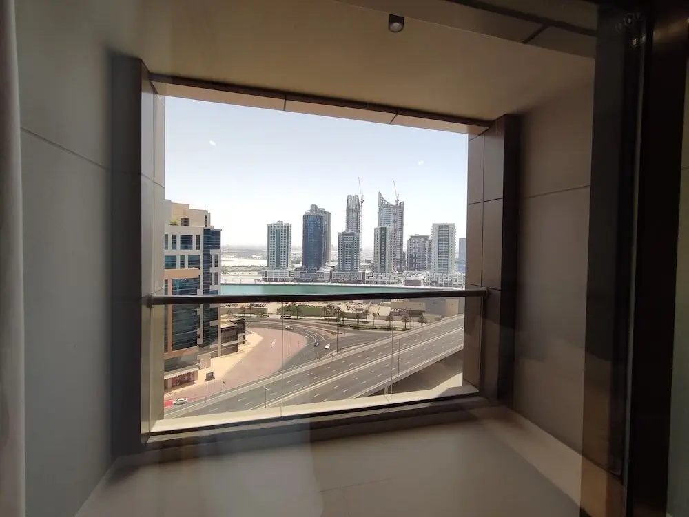 Дубай: SuperHost - Sleek Studio With Canal View Near Metro