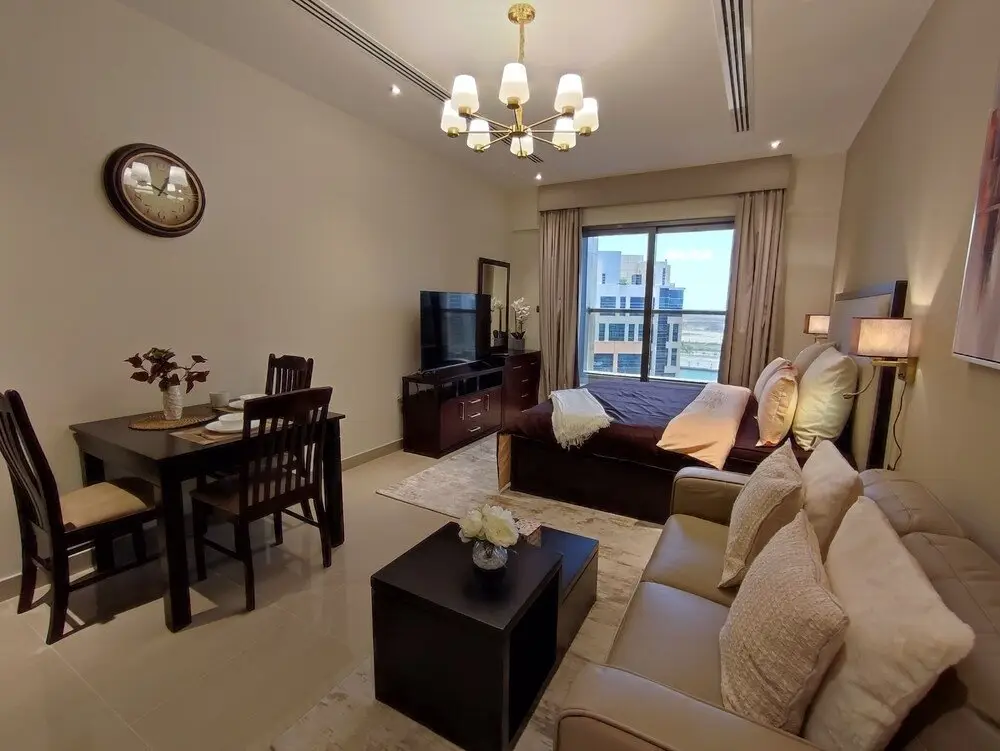Дубай: SuperHost - Sleek Studio With Canal View Near Metro