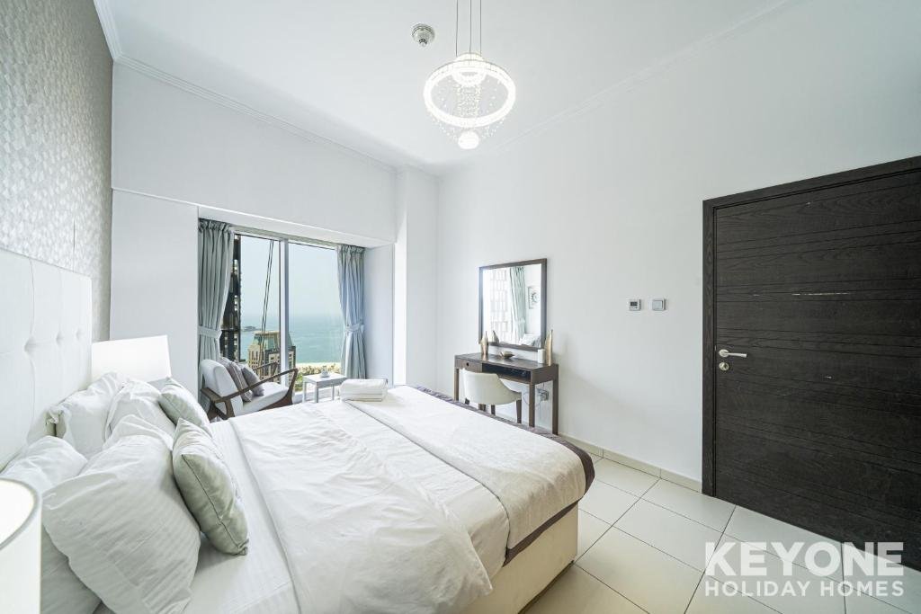 Дубай: KeyOne - 1BR in Cayan Tower