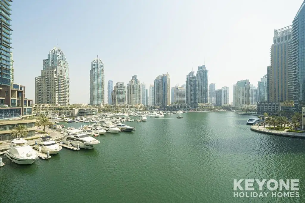 Дубай: KeyOne - 1BR in Cayan Tower