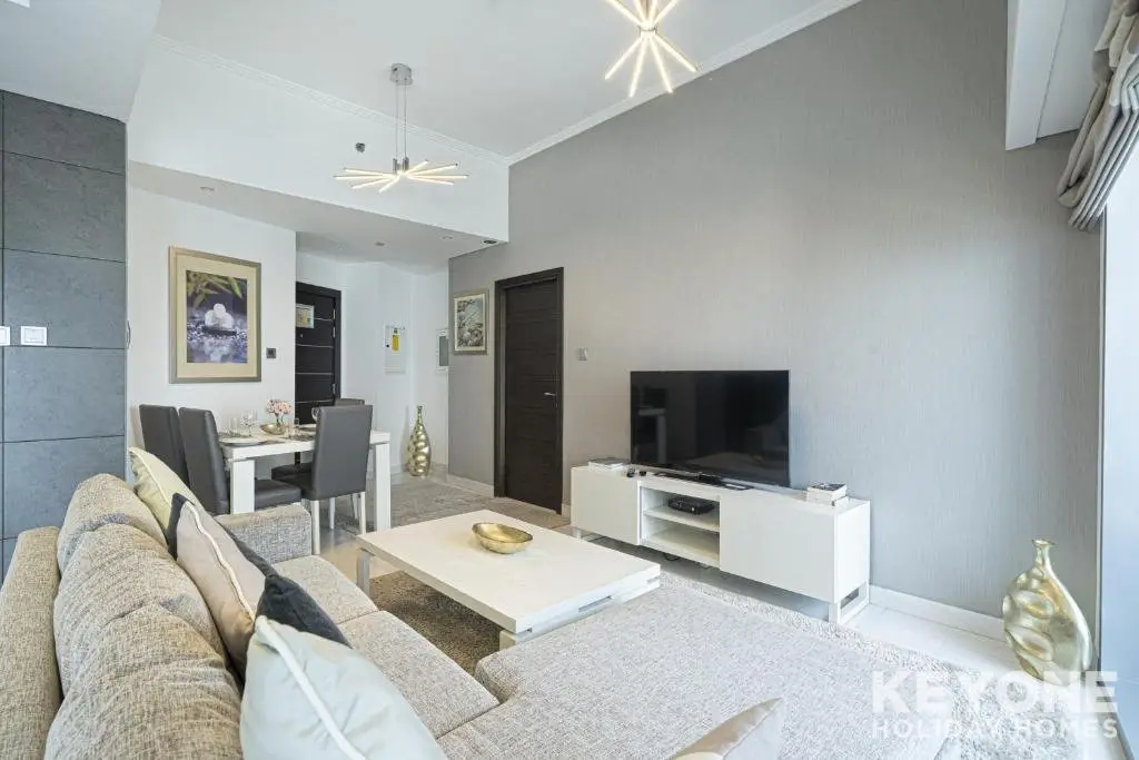 Дубай: KeyOne - 1BR in Cayan Tower