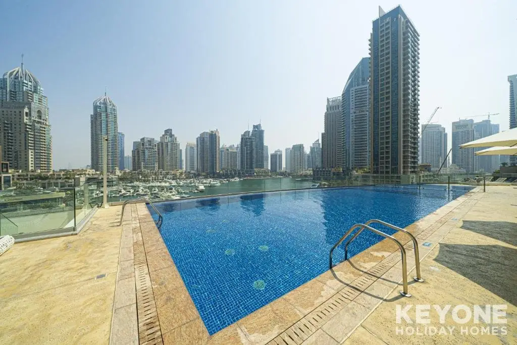 Дубай: KeyOne - 1BR in Cayan Tower