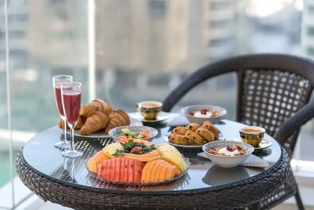 Дубай: Luxury Staycation Continental Tower