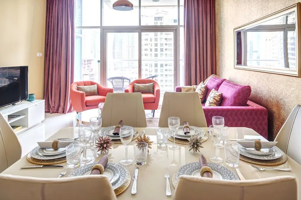 Дубай: Luxury Staycation Continental Tower