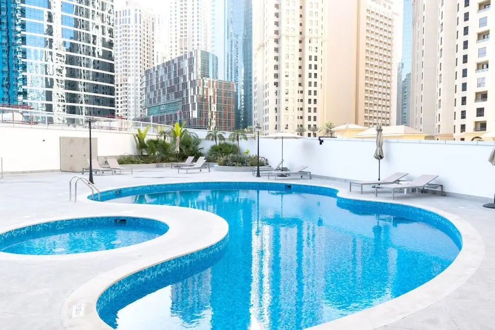 Дубай: Luxury Staycation Continental Tower