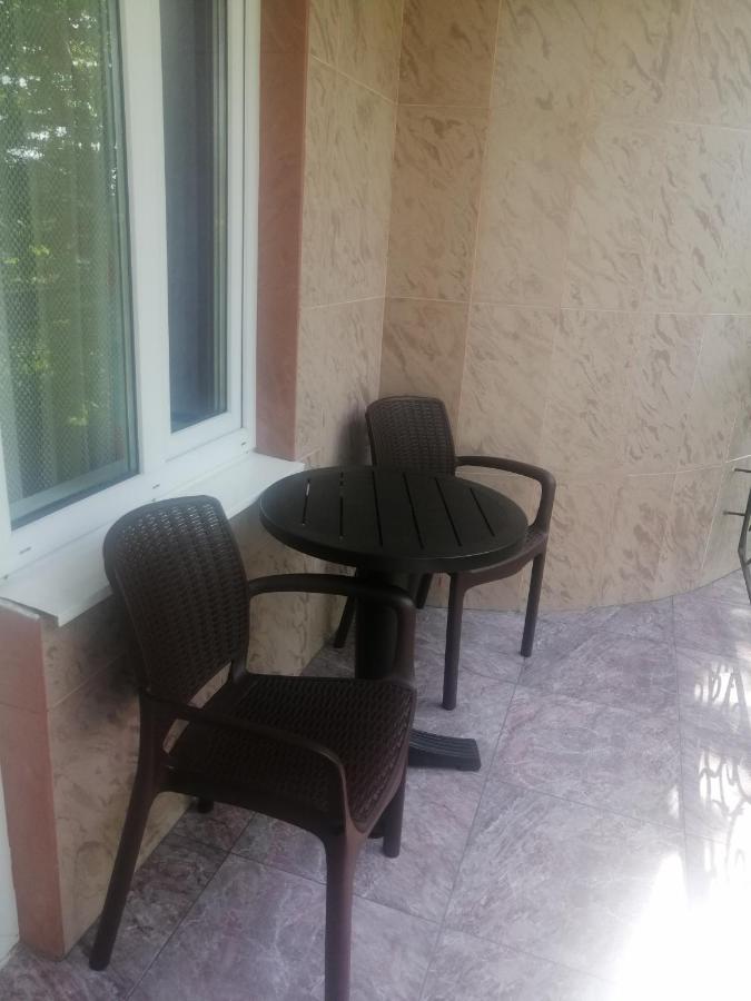 Вардане: Guest House Aton