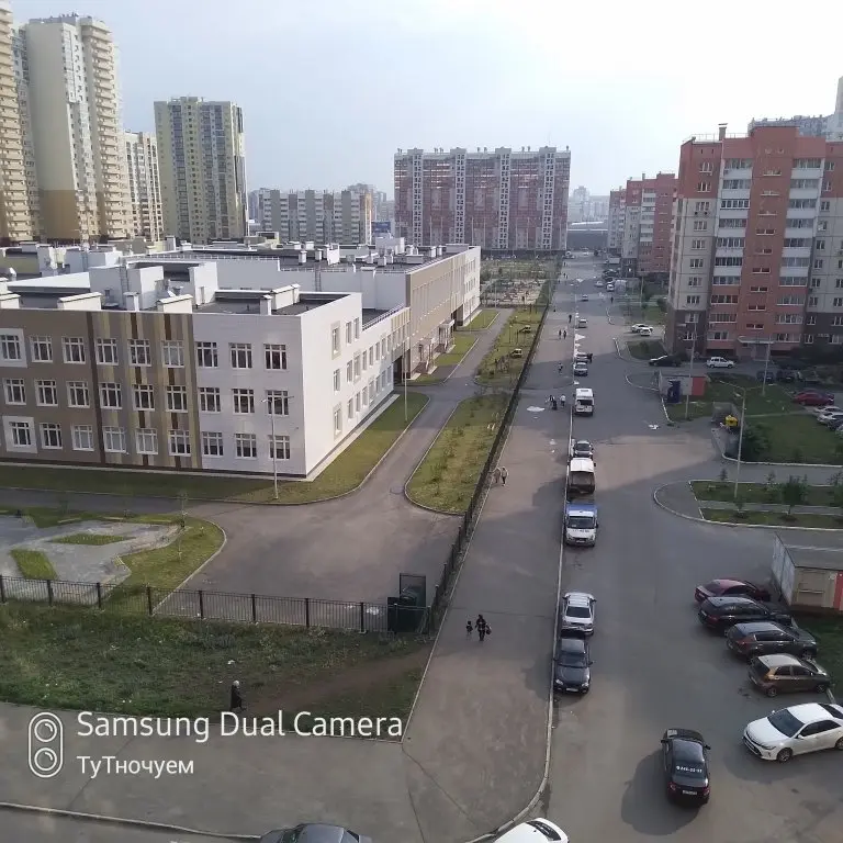 Челябинск: Апартаменты Малиновая студия в Академ Riversaide